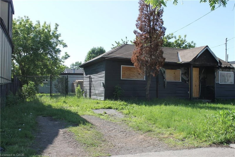 127 Robins Avenue