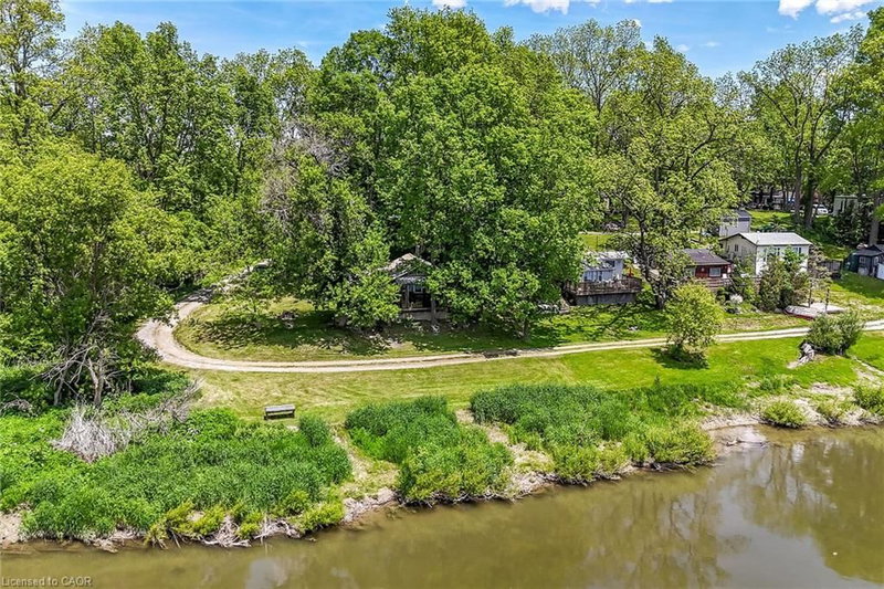 2 Townline Road E photo 5