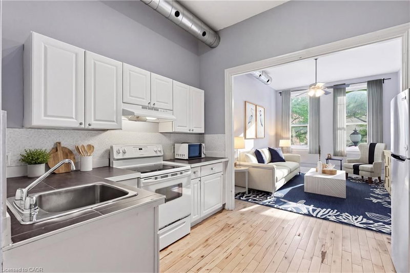 1 - 195 King Street E