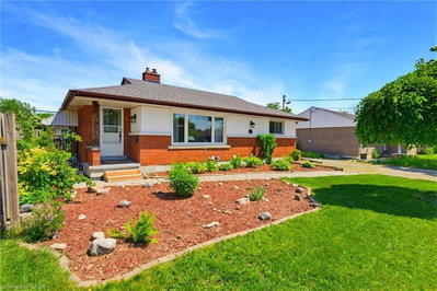 17 Broadmore Avenue