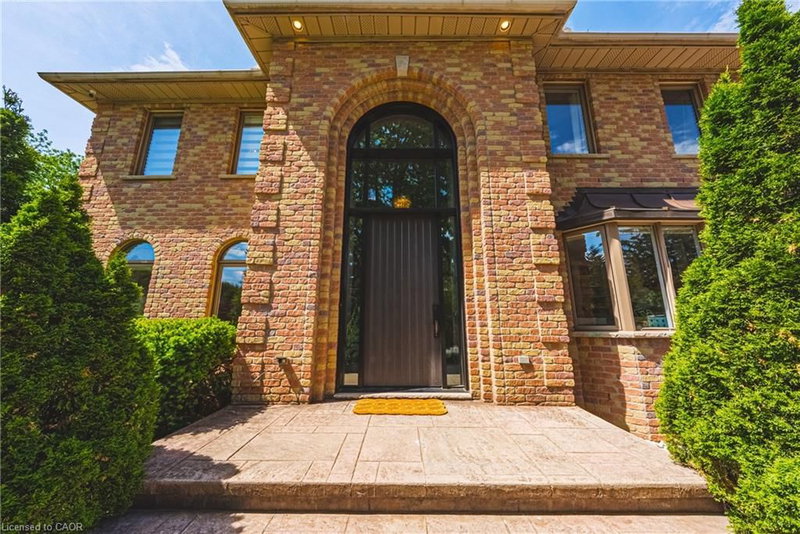 399 Golf Links Road