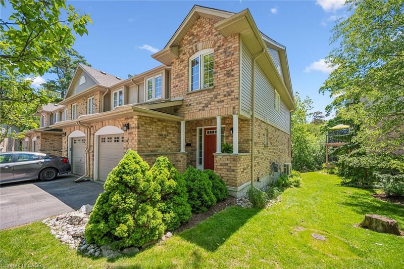 3 - 15 Bannister Court