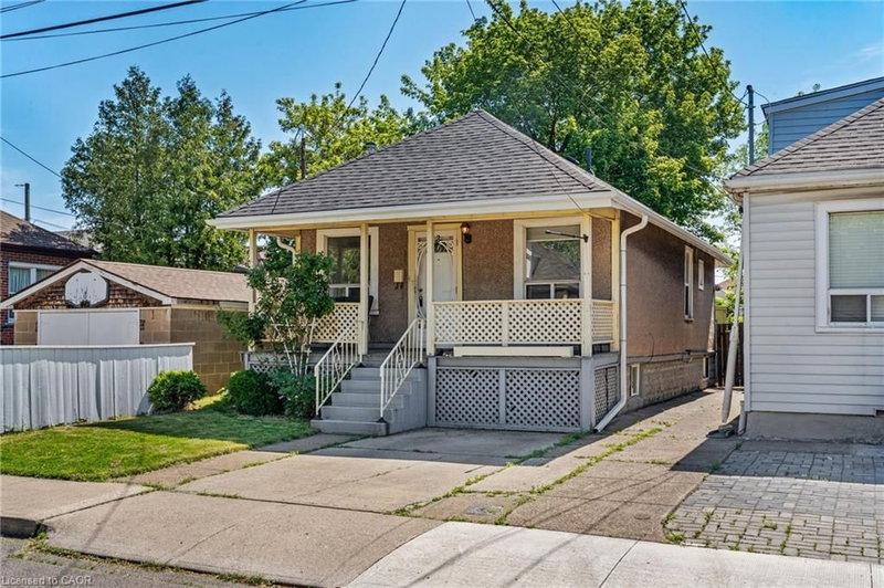 22 Agnes Street
