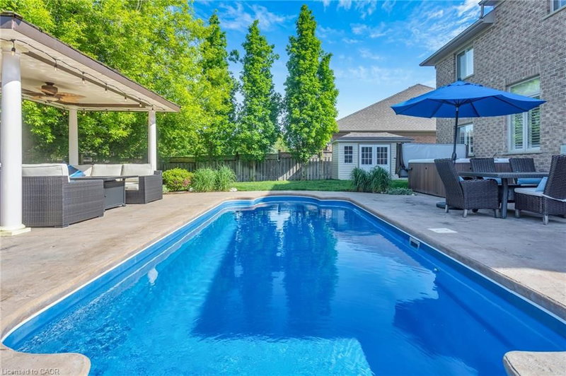 211 Terrace Wood Crescent
