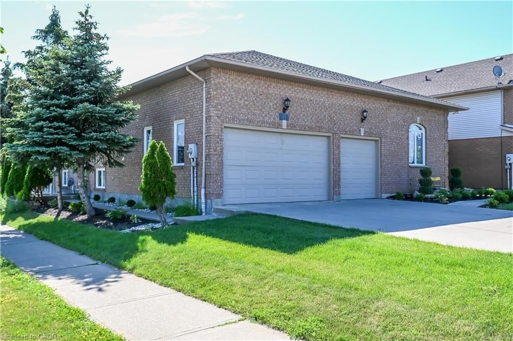 LOWER - 296 Winterberry Drive, Stoney Creek 2