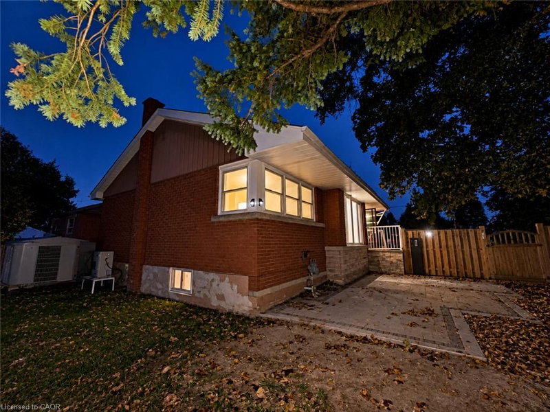 9 Grenadier Drive