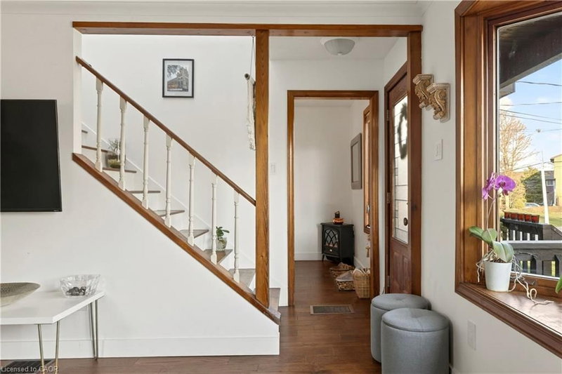 9 Morton Avenue