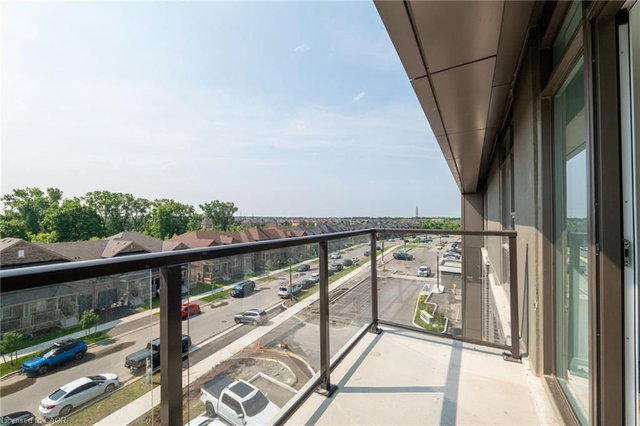422 - 470 Dundas Street E