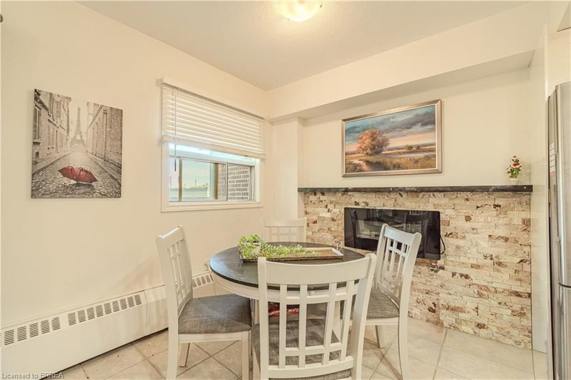 648 Grey Street photo 5