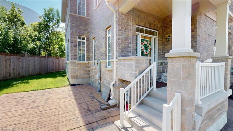 16 Ridgegate Crescent