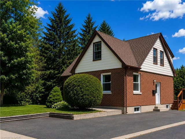 15 Barrett Avenue