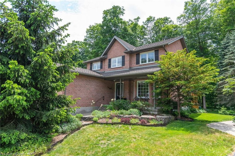 128 Eby Crescent
