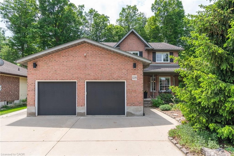 128 Eby Crescent