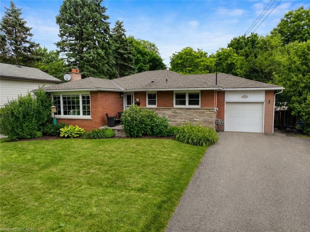 Single Family Residence sold at 1063 Maplehurst Avenue, Burlington, ON, L7T 3G3 - Aldershot Central - MLS: 40837205