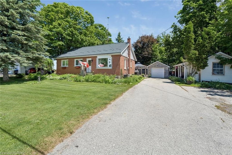 871 Penetanguishene Road