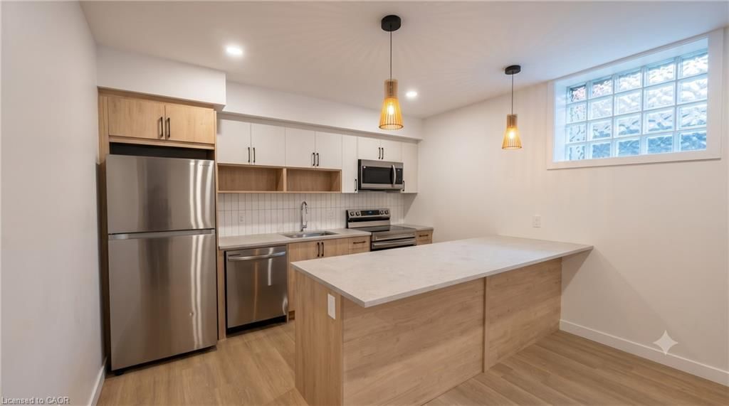 5 - 15 Cedar Street N, Kitchener 3