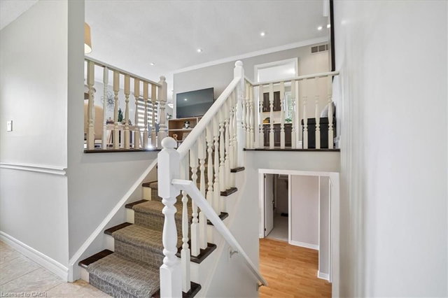 1 Amesbury Crescent