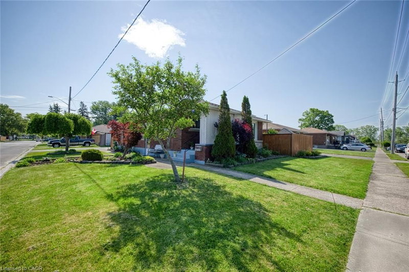 813 Harriet Street