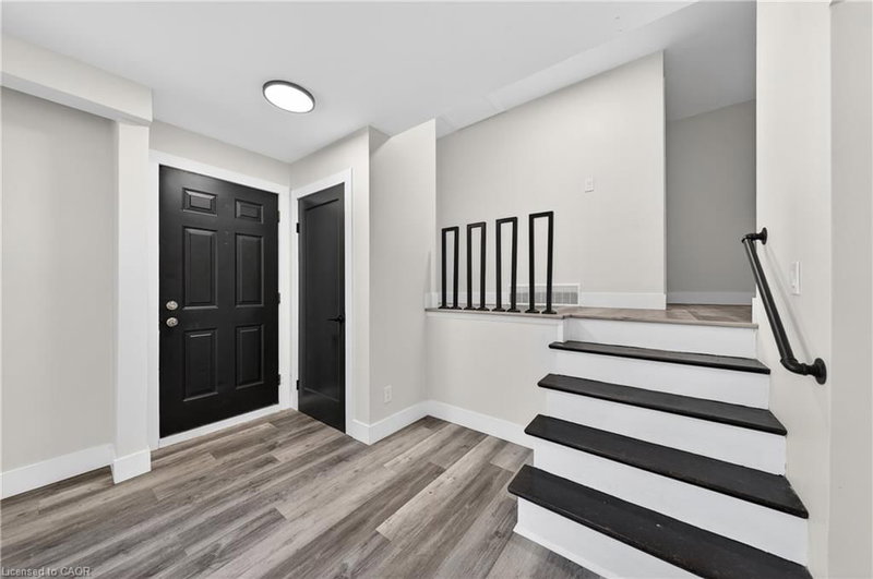 970 Parkdale Avenue photo 5
