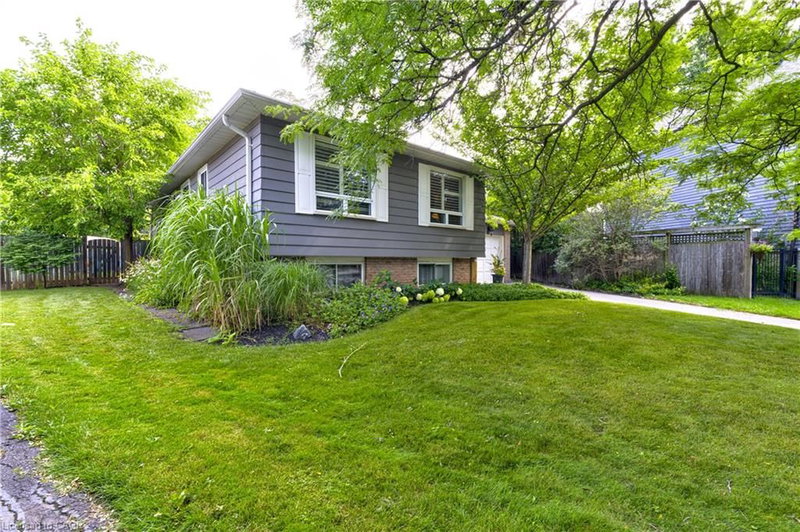 2225 Wyandotte Drive