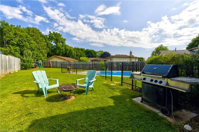 2225 Wyandotte Drive