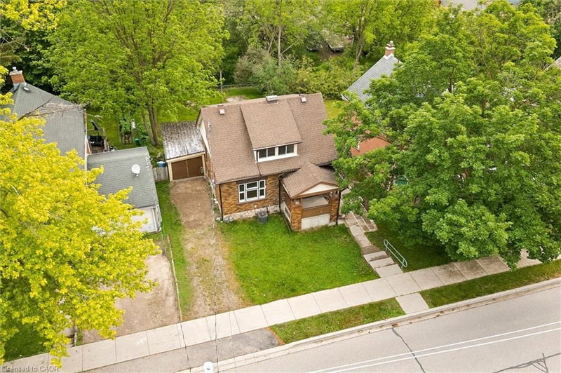 6 Riverside Drive W
