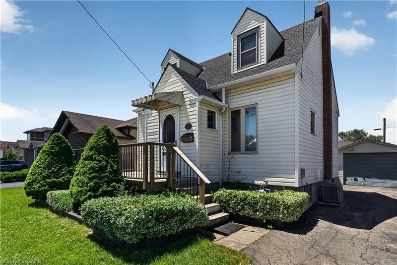 71 Scholfield Avenue S