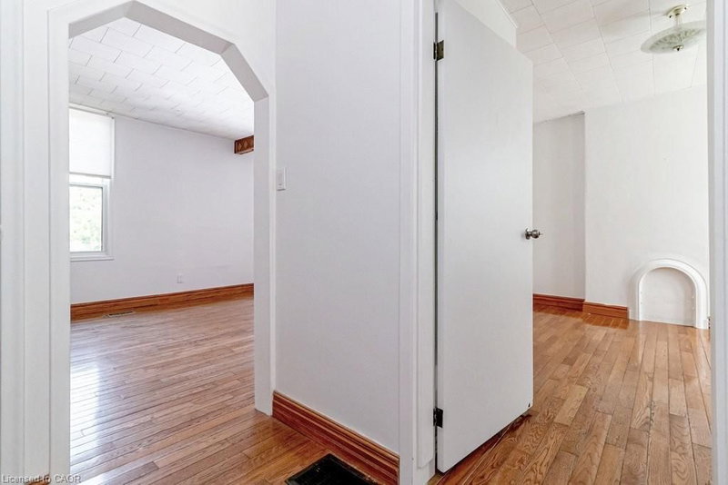 170 Cannon Street W