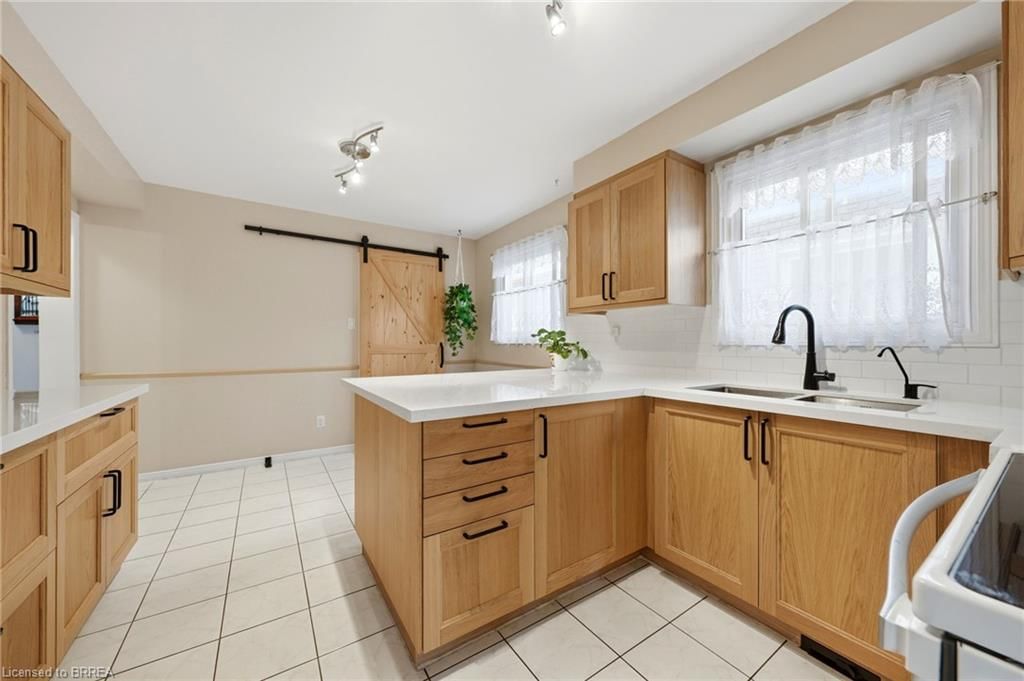 Single Family Residence sold at 18 Mckinnon Avenue, Georgetown, ON, L7G 5H5 - GE Georgetown - MLS: 40838053
