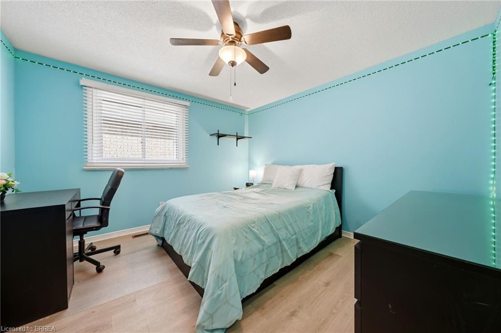 Single Family Residence sold at 18 Mckinnon Avenue, Georgetown, ON, L7G 5H5 - GE Georgetown - MLS: 40838053
