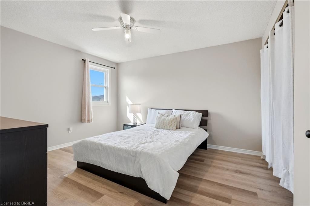 Single Family Residence sold at 18 Mckinnon Avenue, Georgetown, ON, L7G 5H5 - GE Georgetown - MLS: 40838053