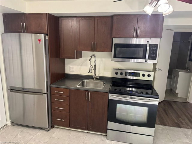 C - 416 Lancaster Street W