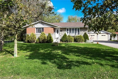 725 Cross Street W