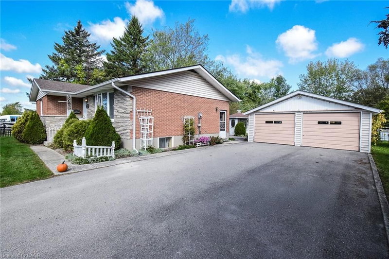 725 Cross Street W
