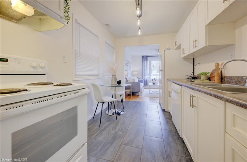 73 East 33rd Street