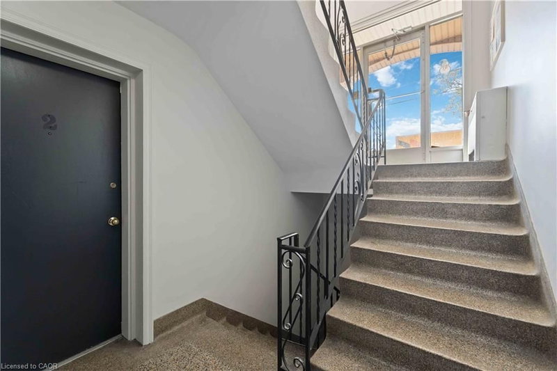 2189 King Street E photo 5