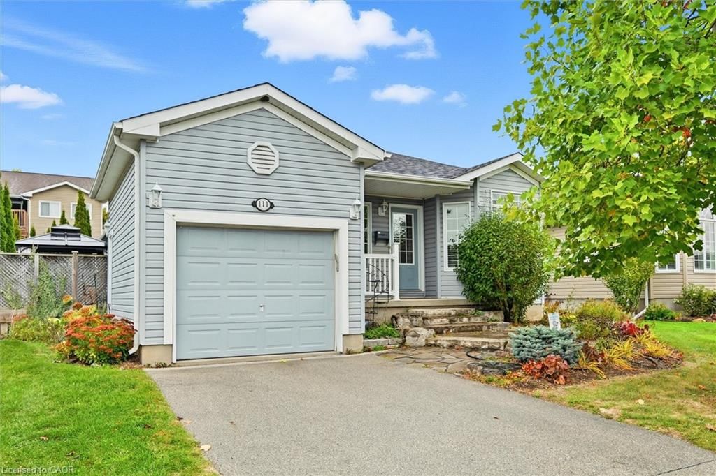 Single Family Residence for sale at 111 Gracehill Crescent, Freelton, ON, L8B 1A5 - Beverly - MLS: 40838270