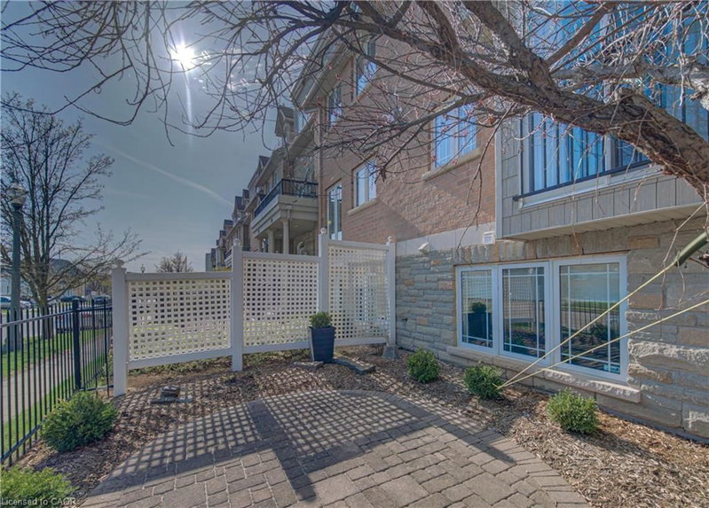 32 Bruce Street
