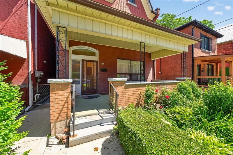16 Mulberry Street
