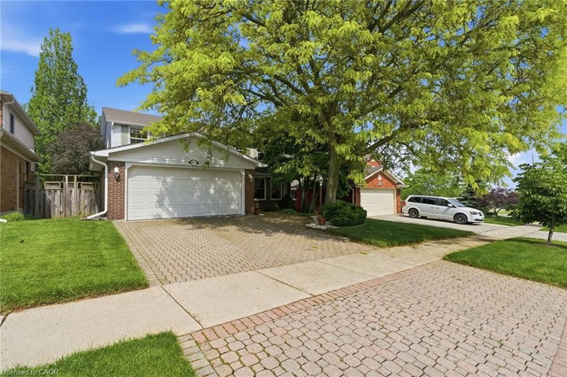 2241 Mansfield Drive, Burlington, Ontario