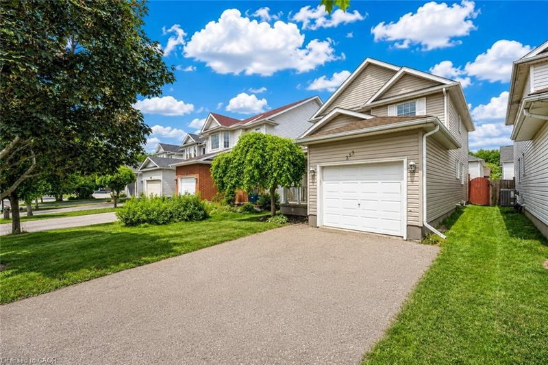 359 Highbrook Crescent