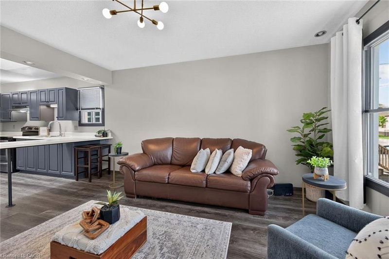 184 London Street N photo 5