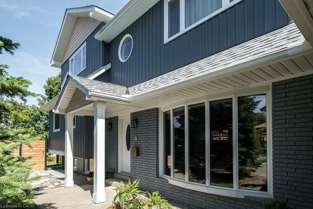 6 Skyline Drive — Bohemian Sidesplit in Dundas