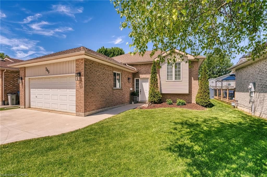 Single Family Residence sold at 745 Lavery Street, Listowel, ON, N4W 3T4 - Listowel - MLS: 40838912