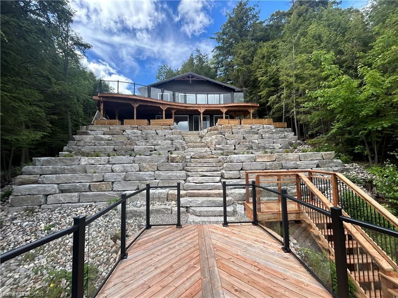 5789 Kennisis Lake Road