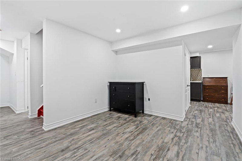 6087 Eaglewood Drive photo 4