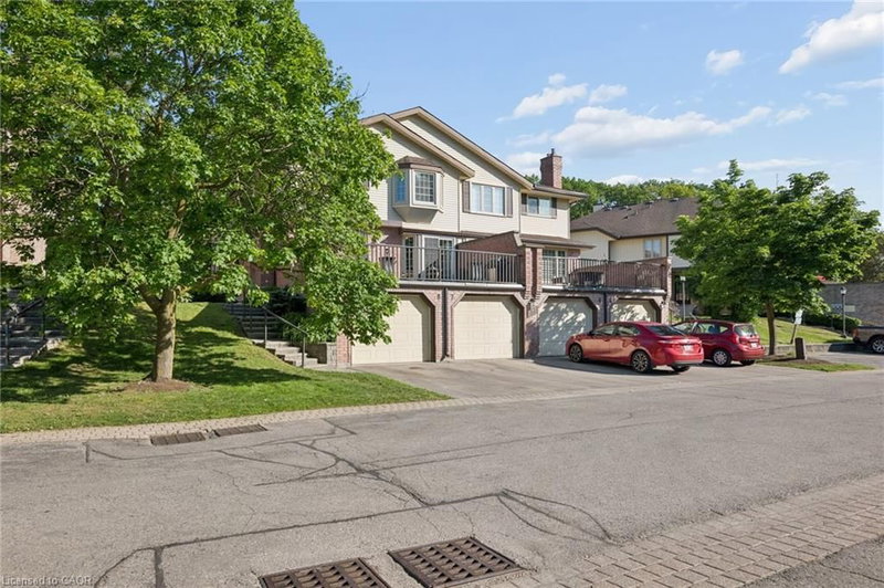 8 - 236 Kingswood Drive