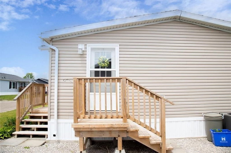 26 Hickory Hollow