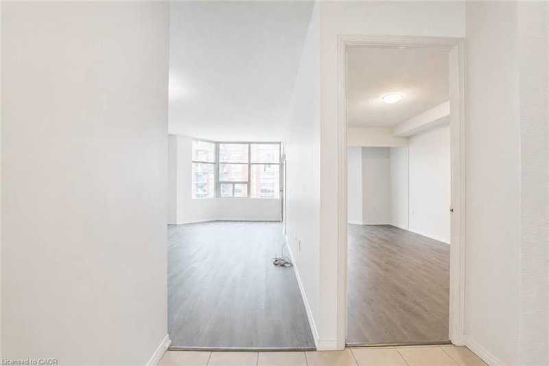 606 - 1270 Maple Crossing