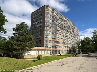 702 - 3227 King Street E